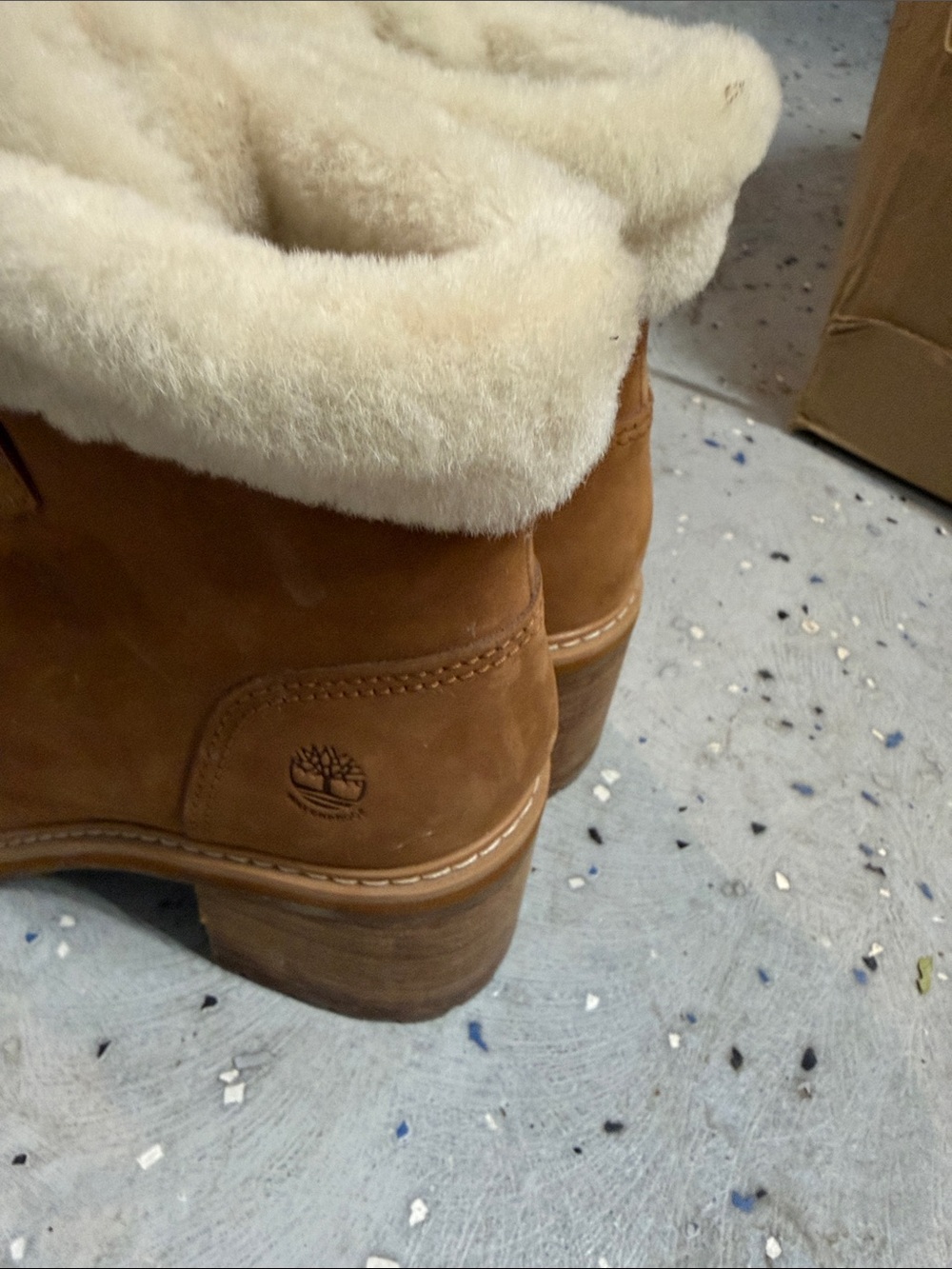 Timberland Tan Suede Lace-Up Ankle Boots with Cream Shearling Collar - Picture 3 of 6
